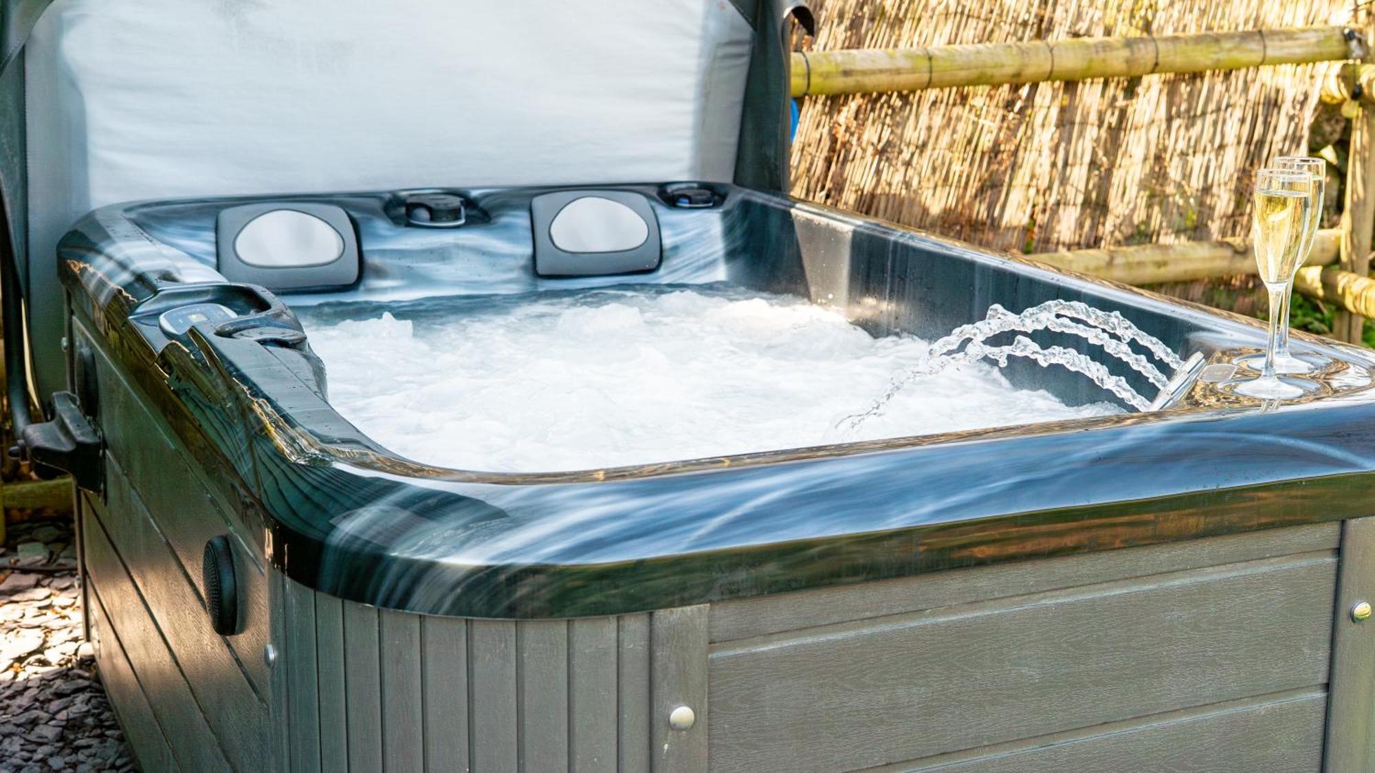 Maison d'hôtes Lavender Retreat With Private Hot Tub à Upper Hulme Extérieur photo